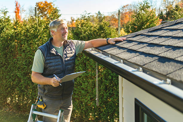 Professional Roofing technician working in South Carolina, SC